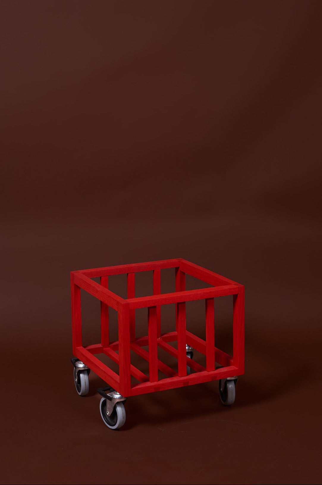 BACK - Vinylback i massiv ek med hjul