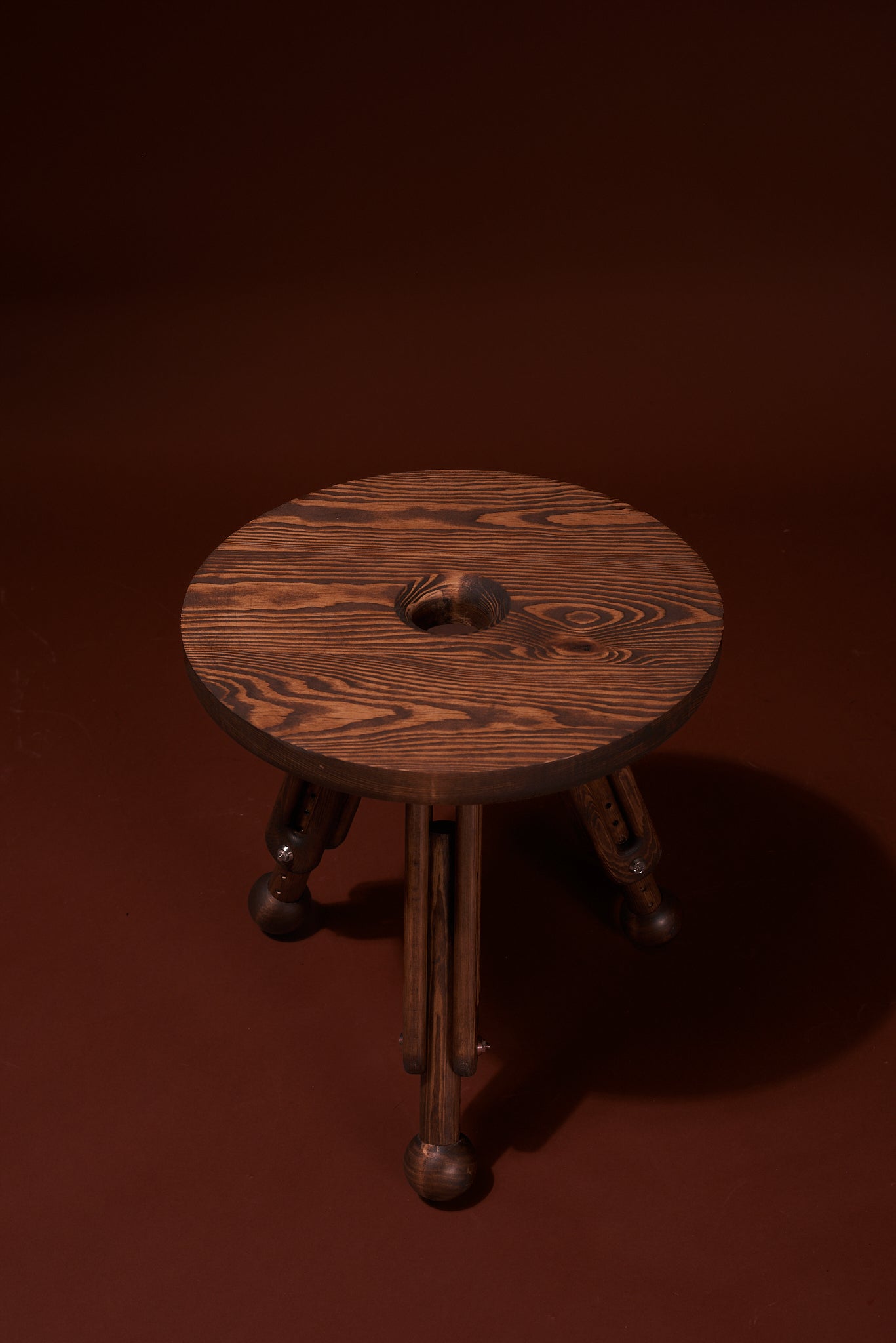 3 BENT - Justerbart Sidobord BRUN