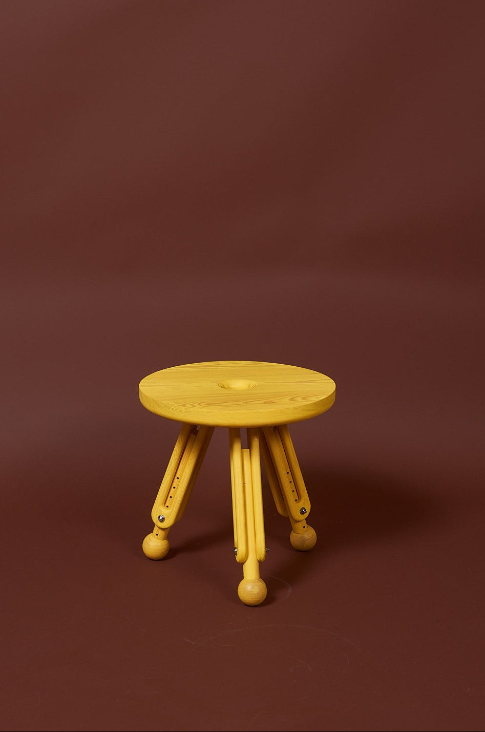 3 BENT - Justerbart Sidobord GUL